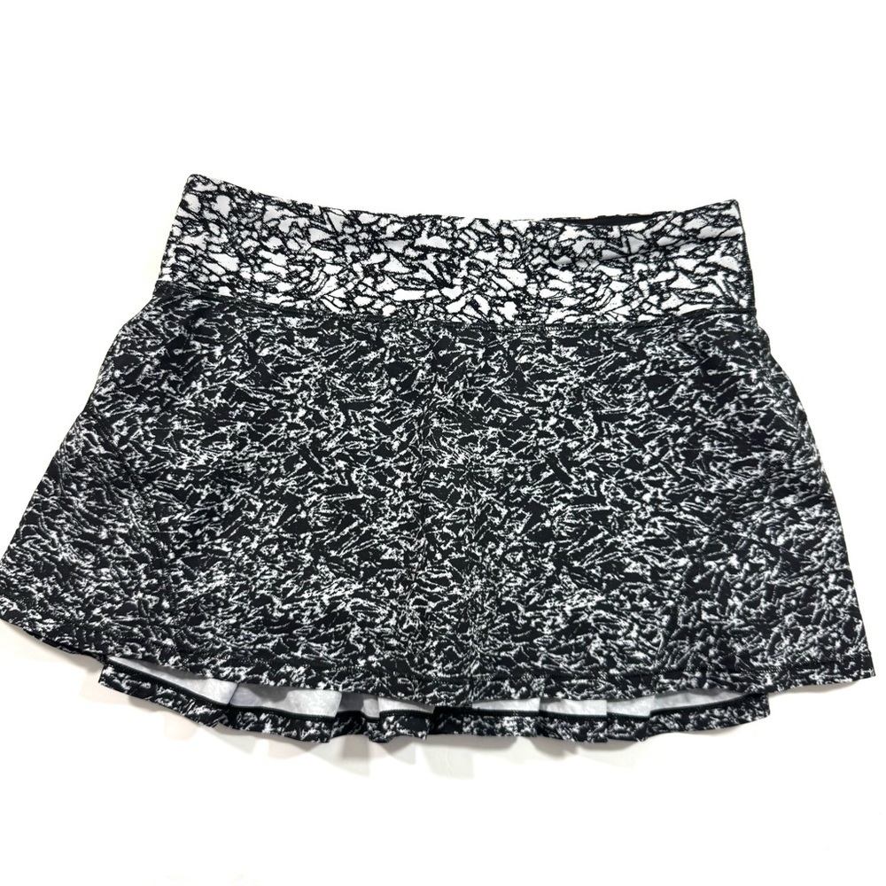 Lululemon Circuit Breaker Skirt Size 4 Regular Iced Wave White Black